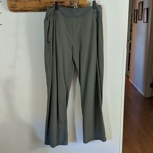 Travel pants